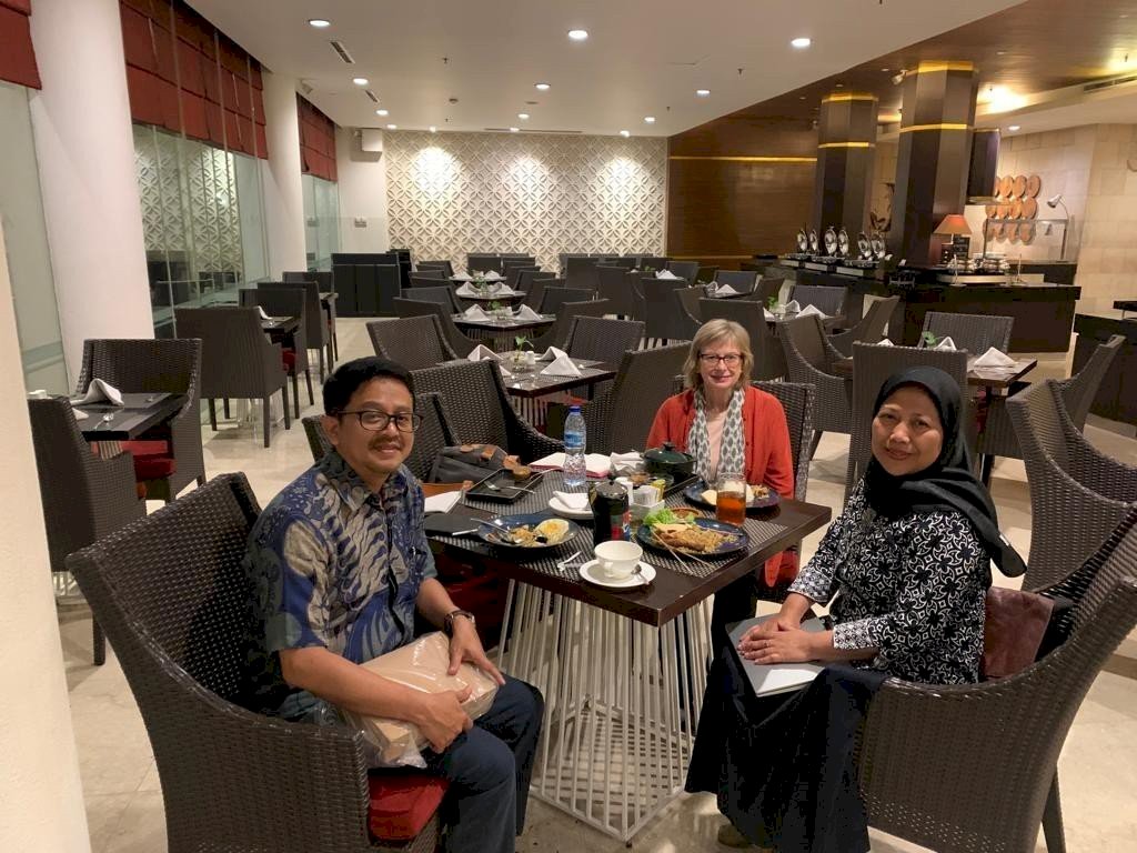 Pertemuan ISLaMS dengan Ibu Nely, Perwakilan NCHR Oslo