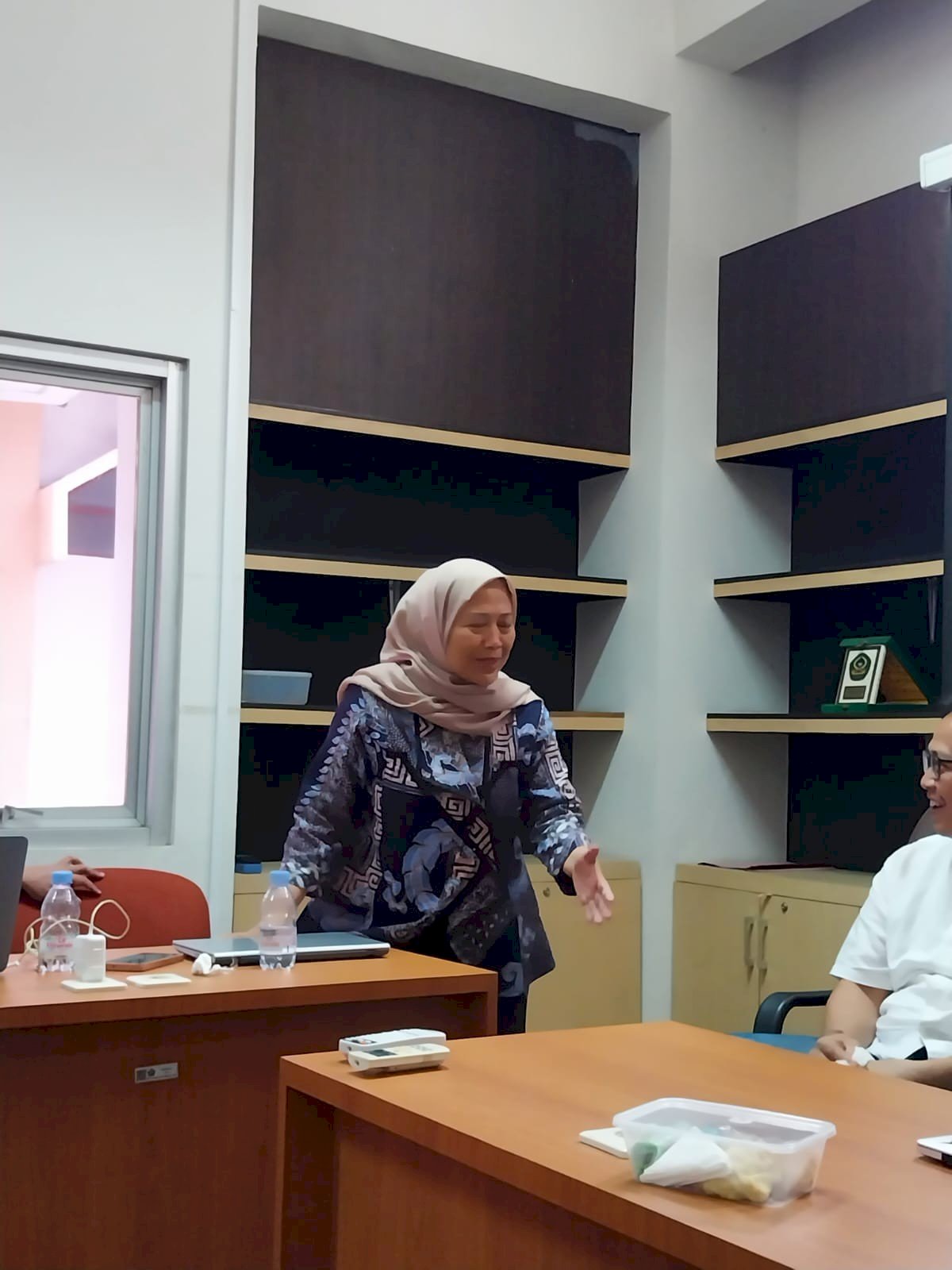 Preskripsi dan Deskripsi dalam Kajian Hukum: Saripati Diskusi Disertasi (part 1) (Serial pertama T-Talk, ISLaMS)