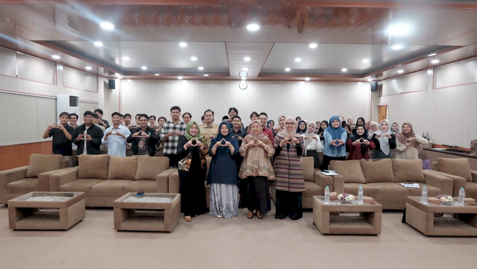 ‘Thesis Talk #6’ Bahas Tata Kelola Negara, Hukum Keperdataan, dan Relevansinya dengan Prinsip Kemaslahatan